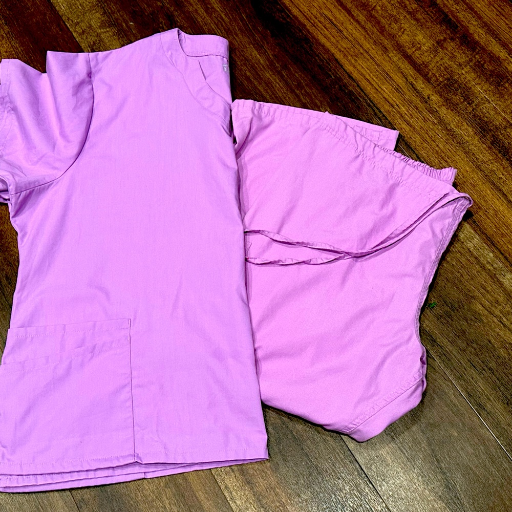 3x scrub set